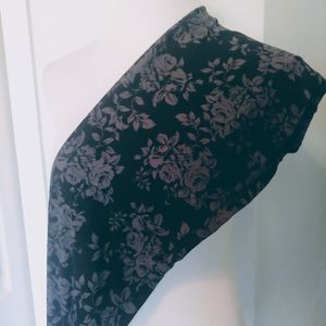 LuLaRoe Buttery Soft Floral Legging. Tall & Curvy